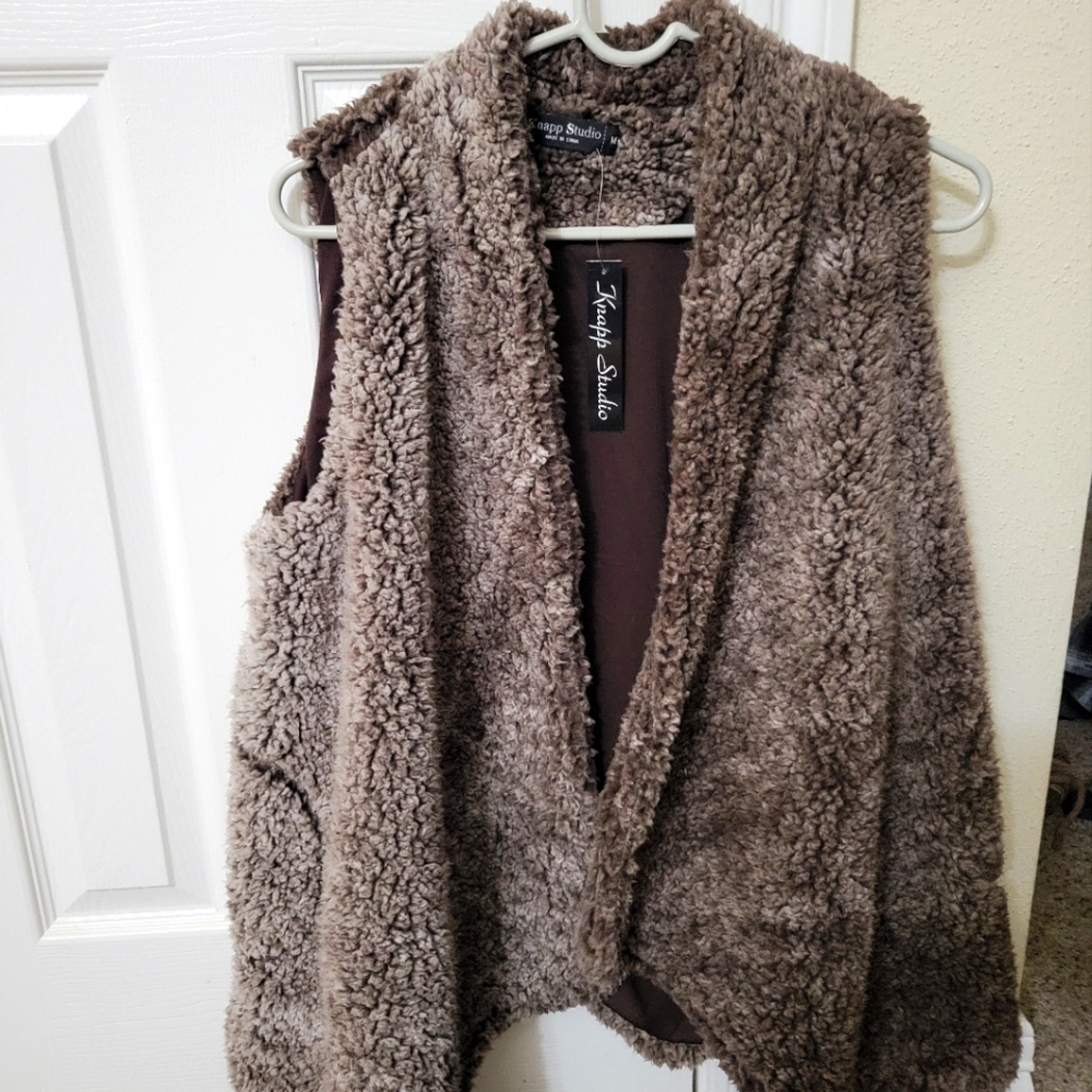 Knapp Studio Fur Vest
